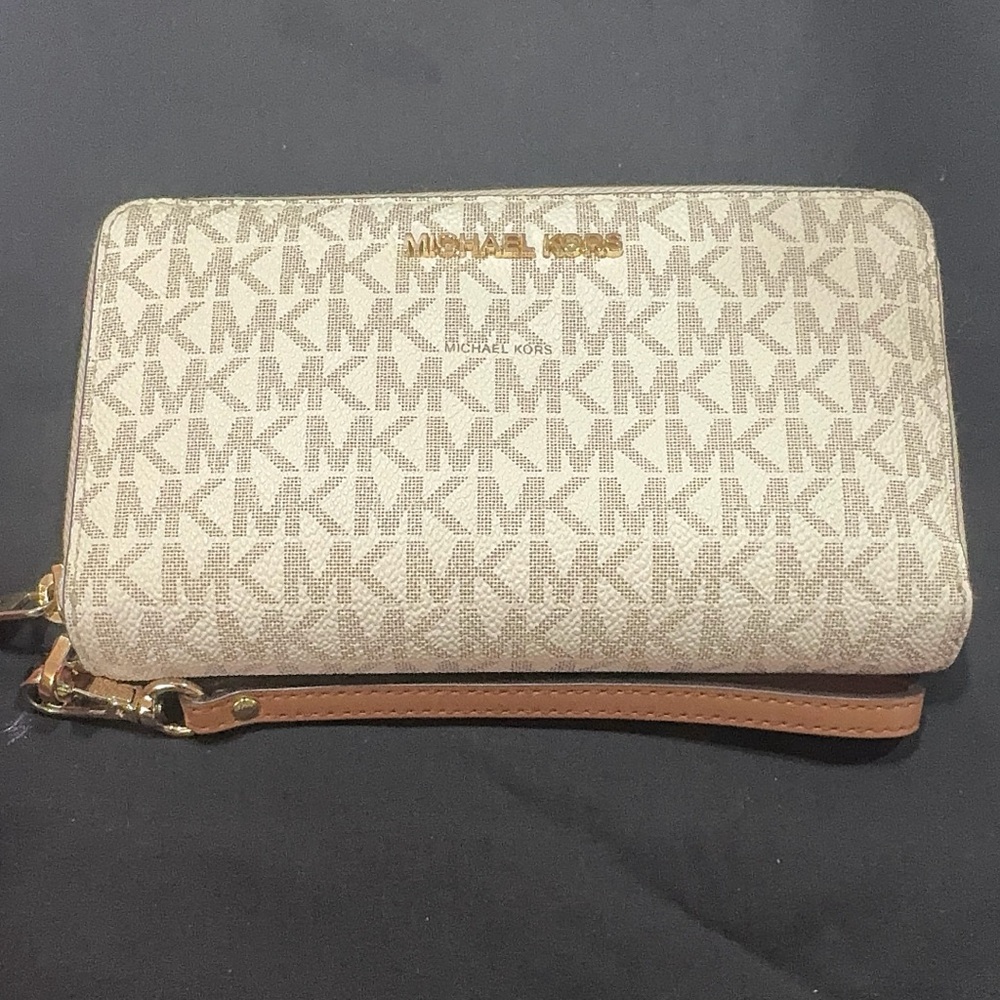 Michael Kors Jet Set Travel Large Signature Logo Continental Wallet